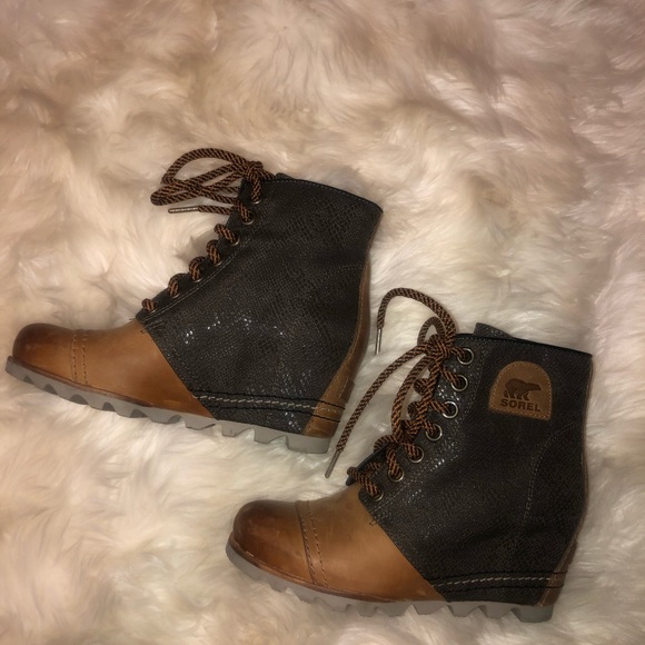 sorel wedge snow boots